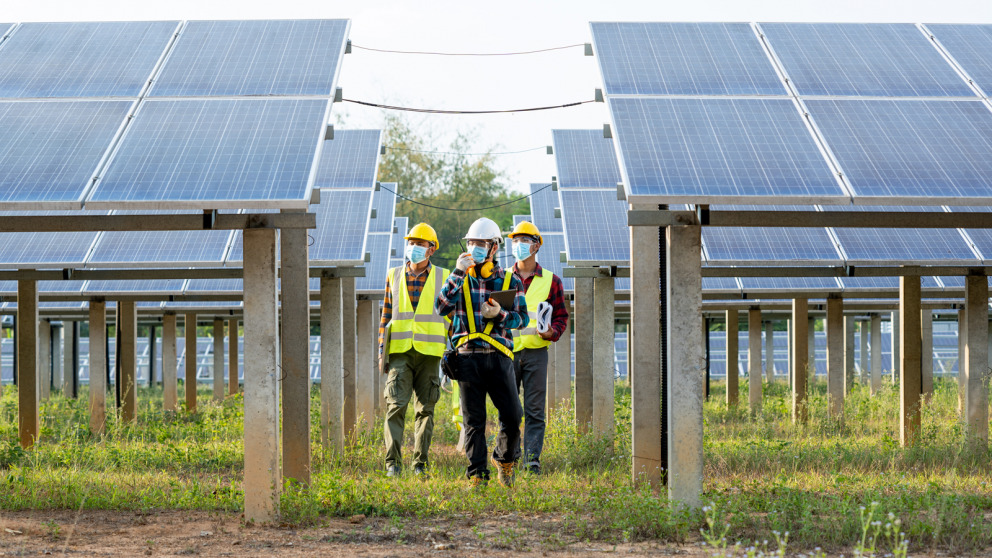 Die Coronakrise behindert vor allem in Ländern mit mittlerem und niedrigem Einkommen Investitionen in erneuerbare Energien.